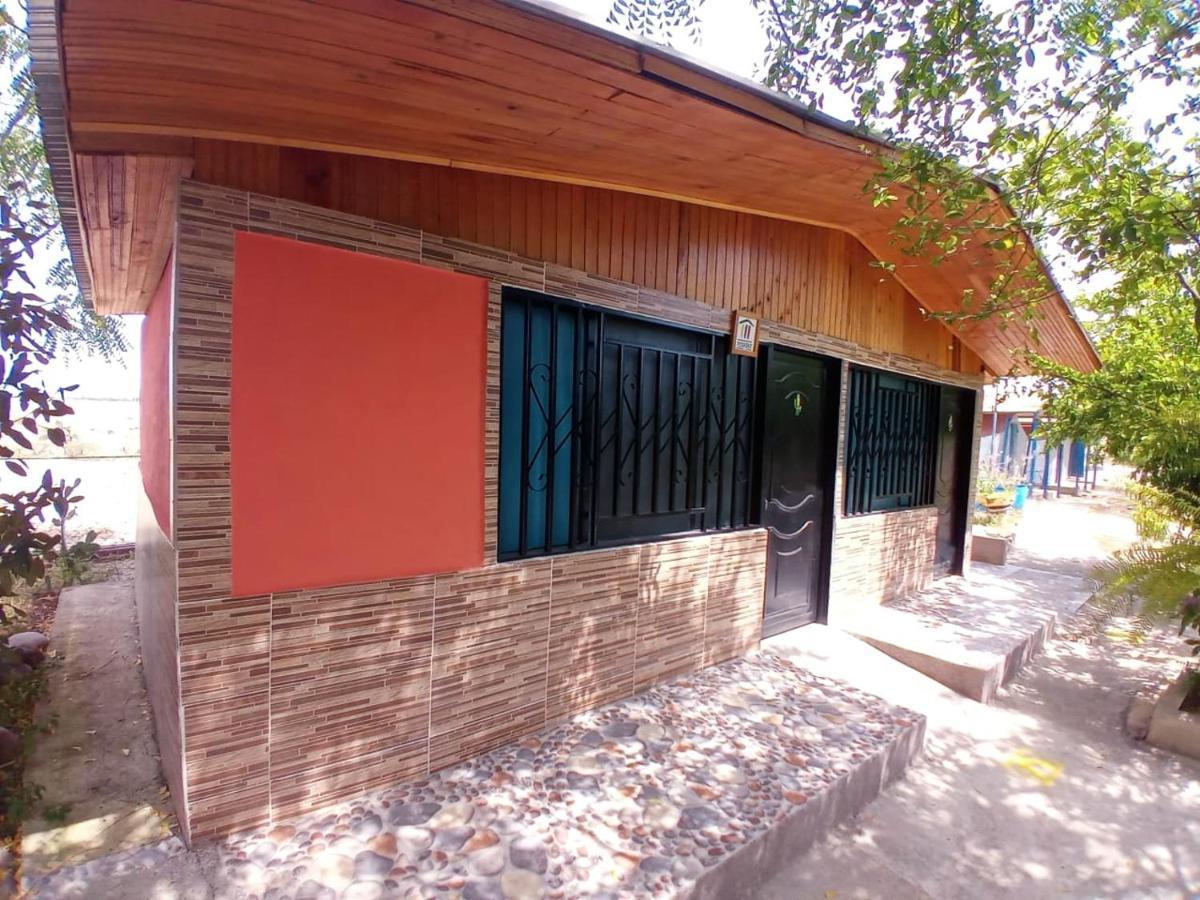 Posada Turistica Noches De Saturno Villavieja Buitenkant foto